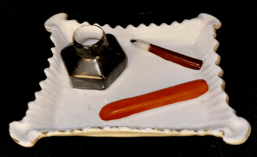 Vintage Unusual Porcelain Inkwell / Trinket Tray Trimmed in Gold - AntiquesEtceteraVintage Unusual Porcelain Inkwell / Trinket Tray Trimmed in GoldAntiquesEtceteraAntiquesEtcetera