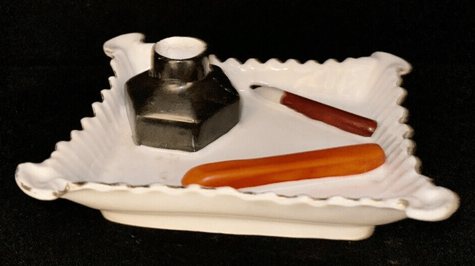 Vintage Unusual Porcelain Inkwell / Trinket Tray Trimmed in Gold - AntiquesEtceteraVintage Unusual Porcelain Inkwell / Trinket Tray Trimmed in GoldAntiquesEtceteraAntiquesEtcetera