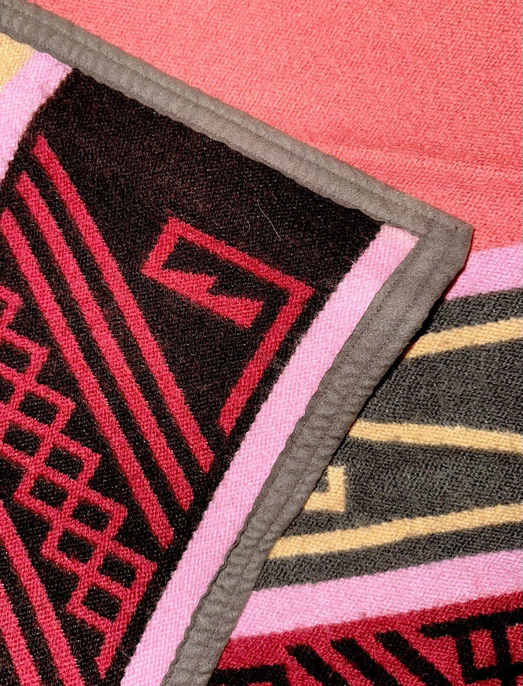 Vtg Wool Rug / Blanket Native American Style Vibrant Geometric 66 x 81 Banded - AntiquesEtceteraVtg Wool Rug / Blanket Native American Style Vibrant Geometric 66 x 81 BandedHandmadeAntiquesEtcetera