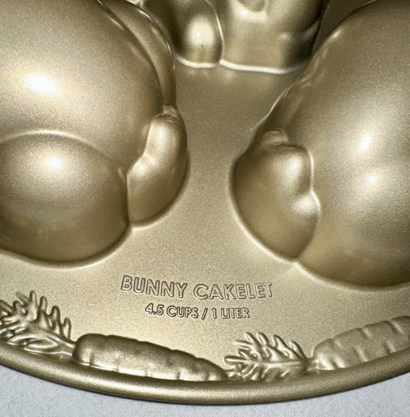 Williams Sonoma Easter Bunny & Carrots Cakelet Cake Pan Nordic Ware Goldtouch - AntiquesEtceteraWilliams Sonoma Easter Bunny & Carrots Cakelet Cake Pan Nordic Ware GoldtouchNordic WareAntiquesEtcetera
